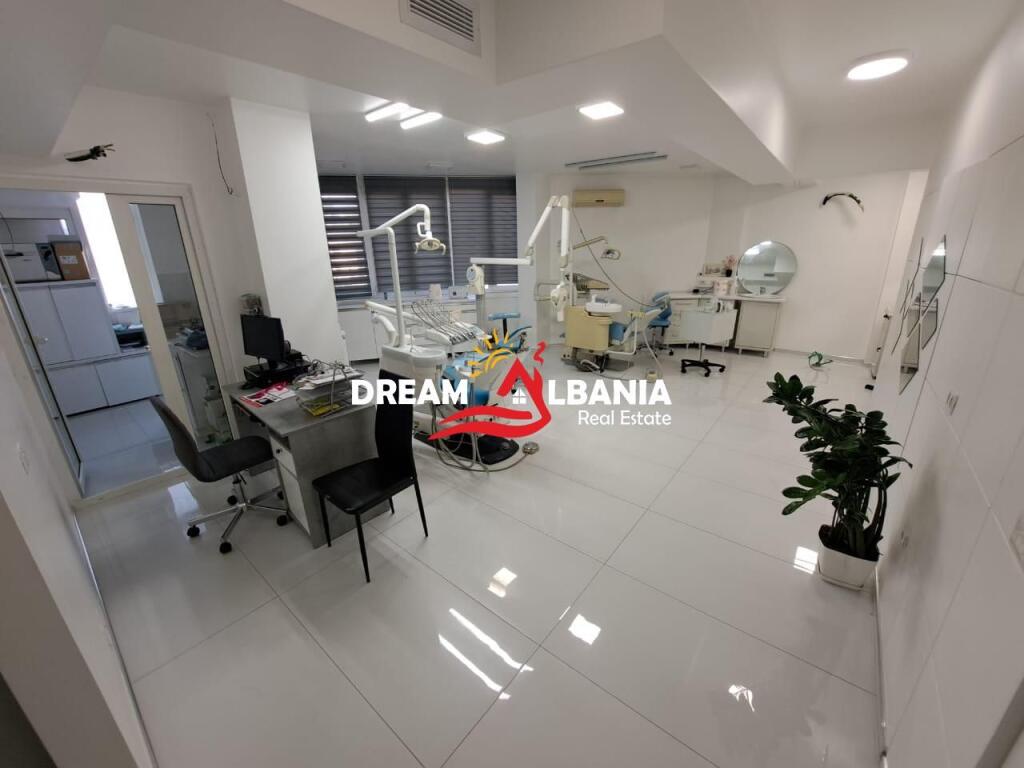 Clinica Dentale in Vendita a Don Bosko, vicino all'Incrocio (ID 4161110)