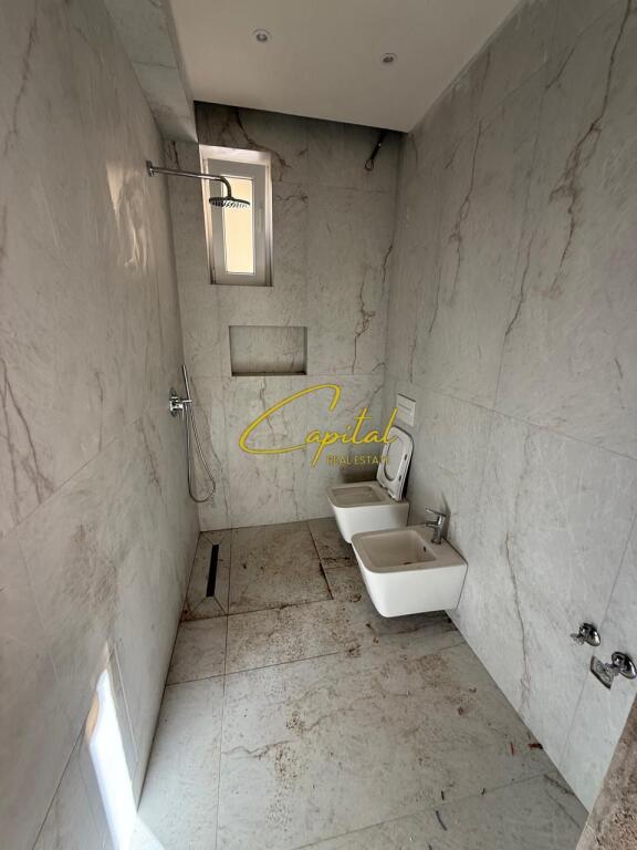 VILE PRIVATE ME QERA 340 M2 21 DHJETORI 200.000 LEKE