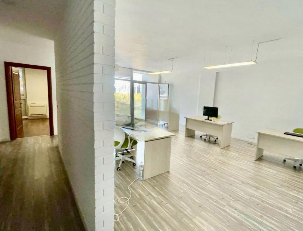 Zyre 125m2 me post parkimi prane Liceut Artistik!