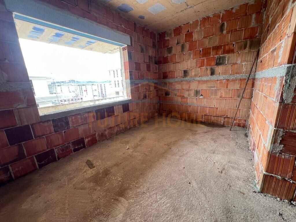 Shitet, Apartament 2+1, Univers City, Tiranë