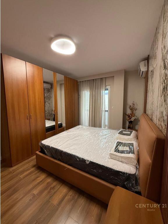 Apartment 2+1+2 for rent on Mina Peza street – sought-after area, excellent lighting and new furnishing