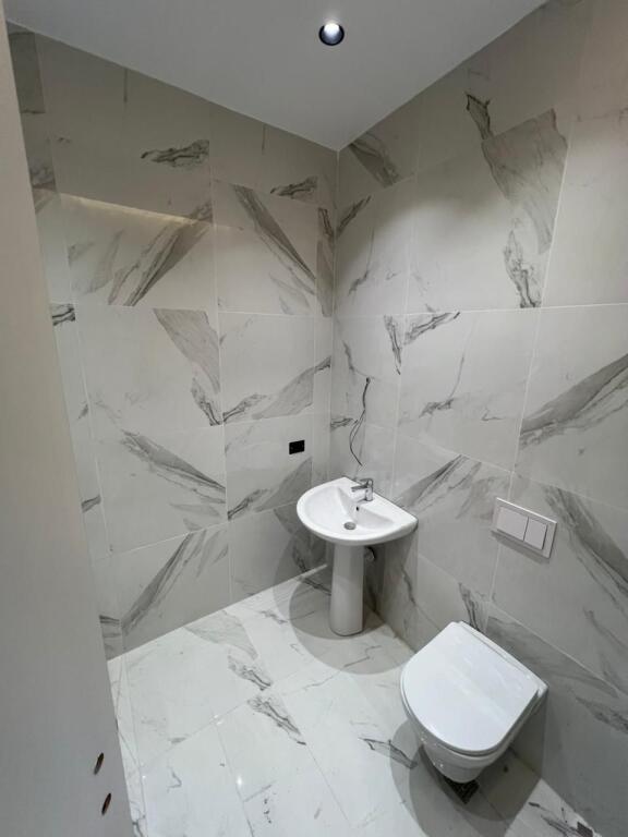 SHITET APARTAMENT 2+1+2 PALLATI I BRIGADAVE ( OKAZION )