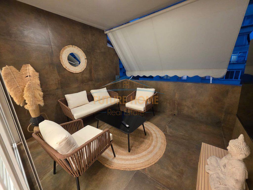 Shitet apartament 2+1+2 prane Ish Ekspozita Tirane