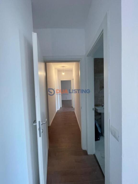 Office for rent at Pazari i Ri!!