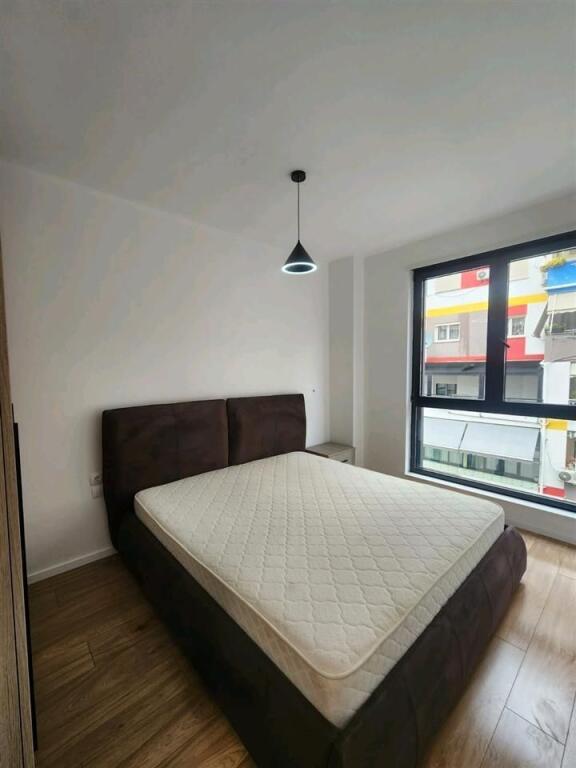 APARTAMENT ME QERA 2+1+2 KOPSHTI ZOLOGJIK 100.000 LEKE