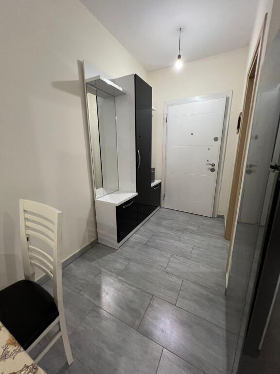 Apartament me qera te Rruga e Kosovareve !