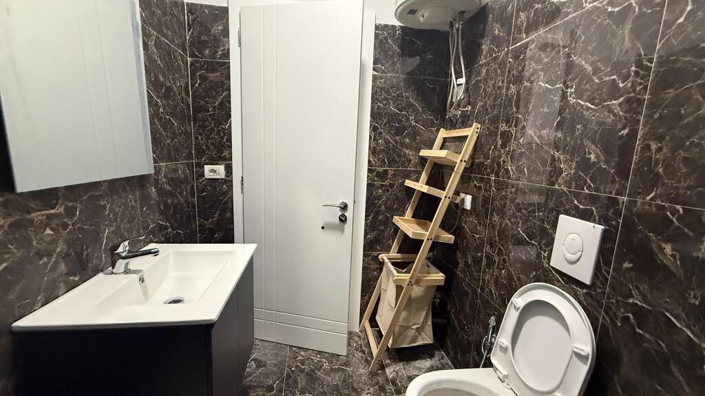 APPARTAMENTO IN AFFITTO 1+1 A MYSLYM SHYR, TIRANA