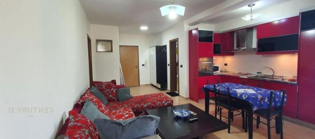 Apartament me qera 1+1 Tek Stadiumi Dinamo.