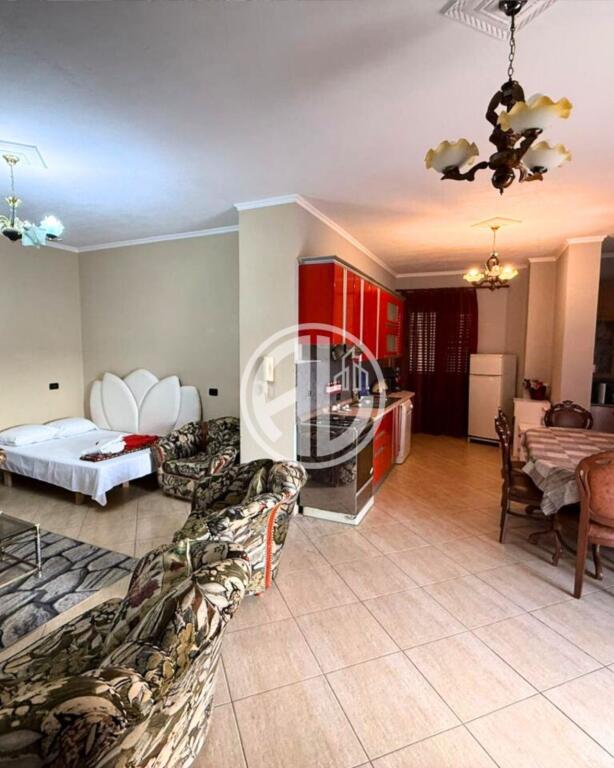 Apartament me Qira