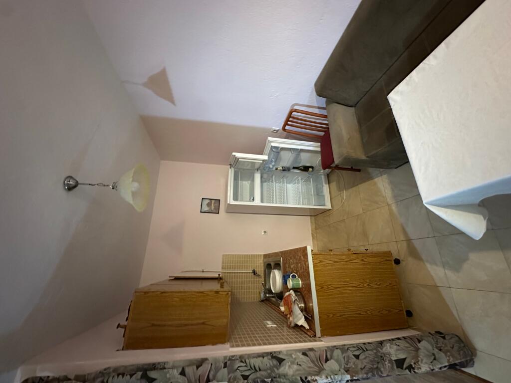 JEPET ME QERA 1+1 NE QENDER