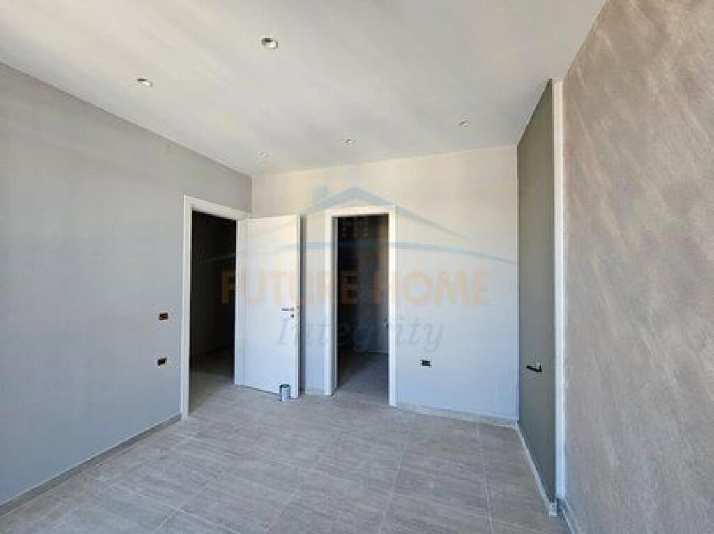 In vendita, Appartamento 2+1+2, Complesso Univers City, Tirana.