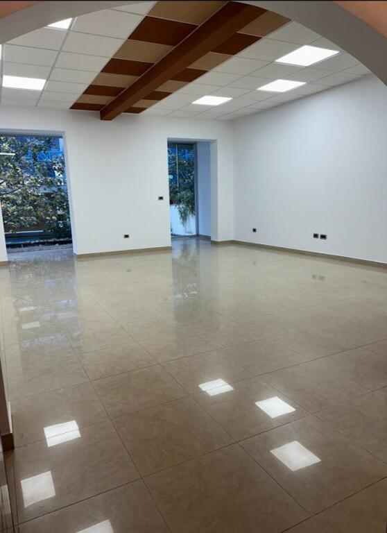 UFFICIO IN AFFITTO 100 M2 BLOCCO 1.000 EURO