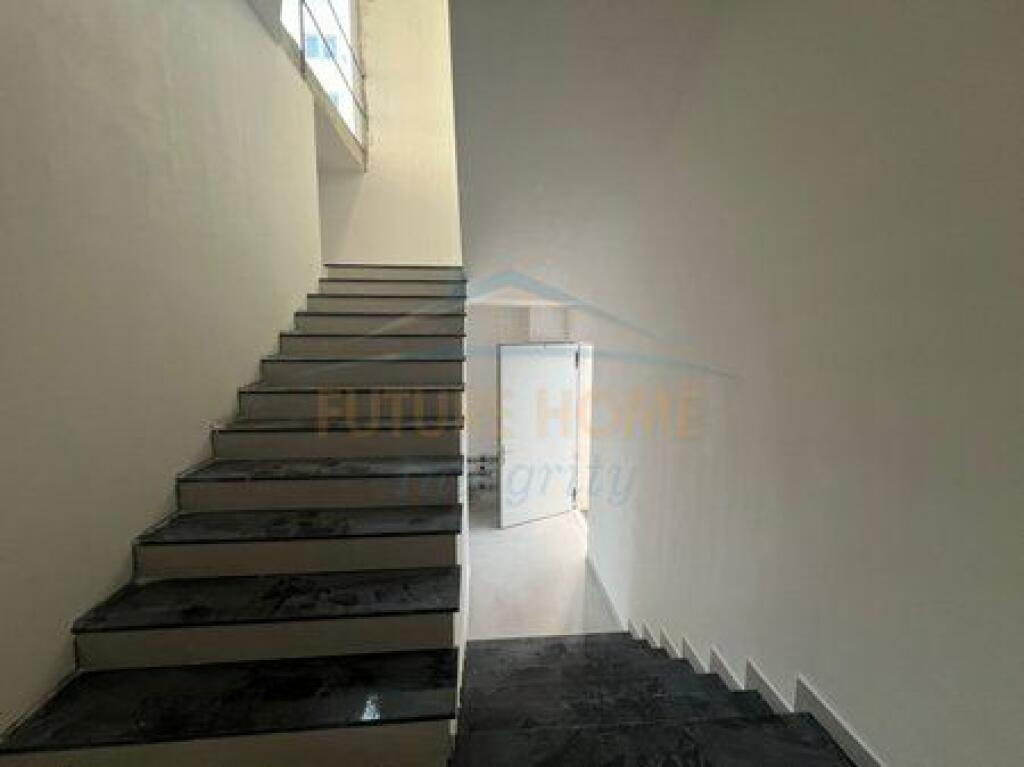 In vendita, Appartamento 2+1+2, Complesso Univers City, Tirana.