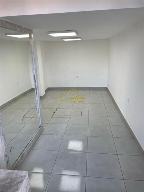 OFFICE FOR RENT 90 M2 NEW MARKET 80,000 LEKE