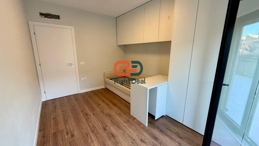 Tek Rezidenca Kodra E Diellit, Shitet Super Apartament 3+1+2+Verande, I Investuar !
