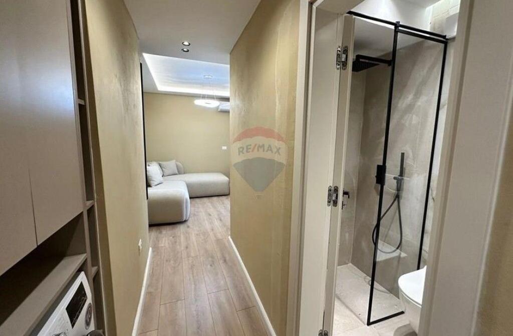 Apartament 1+1 Për Shitje Rruga Muhamet Gjollesha, 21 Dhjetori, Tiranë!! ID: 530471006-268