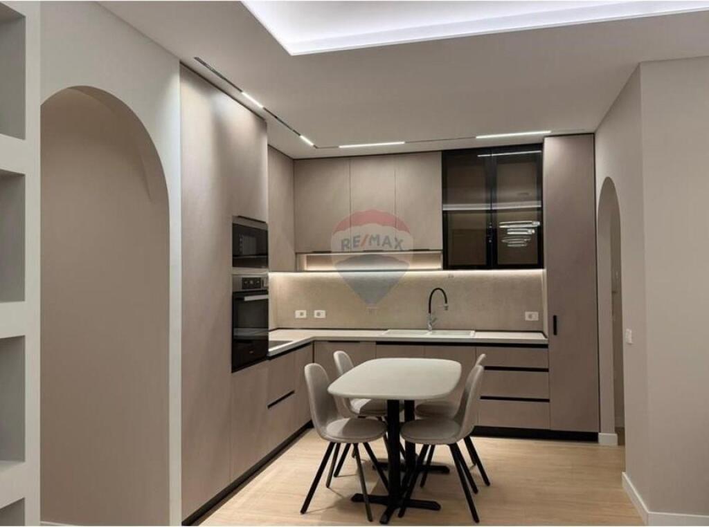 3+1+2 Modern - Rruga e Kosovareve