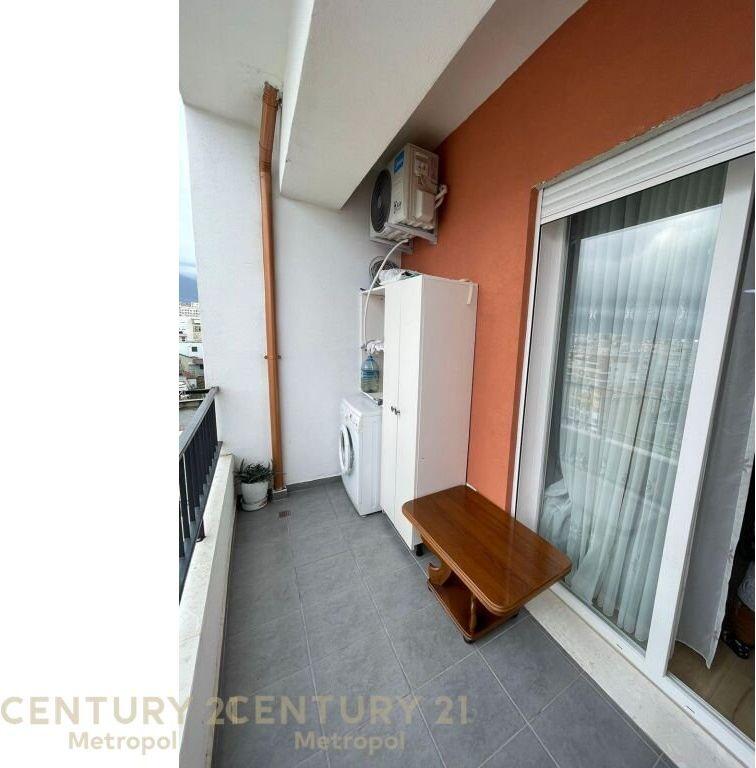 JEPET ME QERA APARTAMENT 1+1 TE TREGU ELEKTRIK