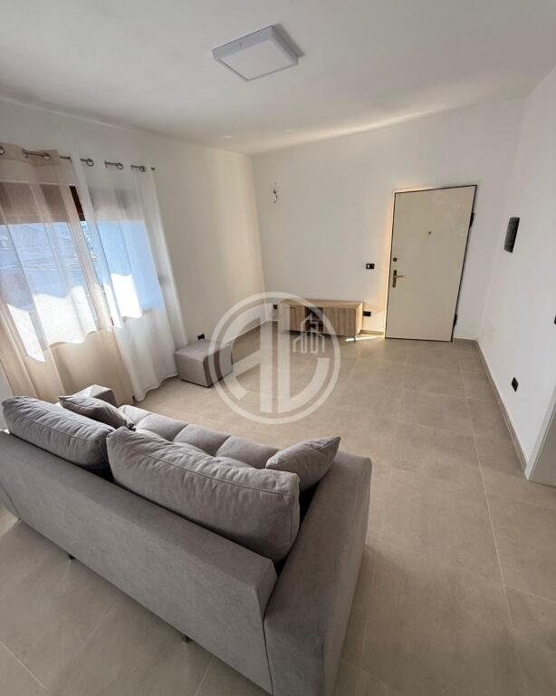 Apartament me Qira