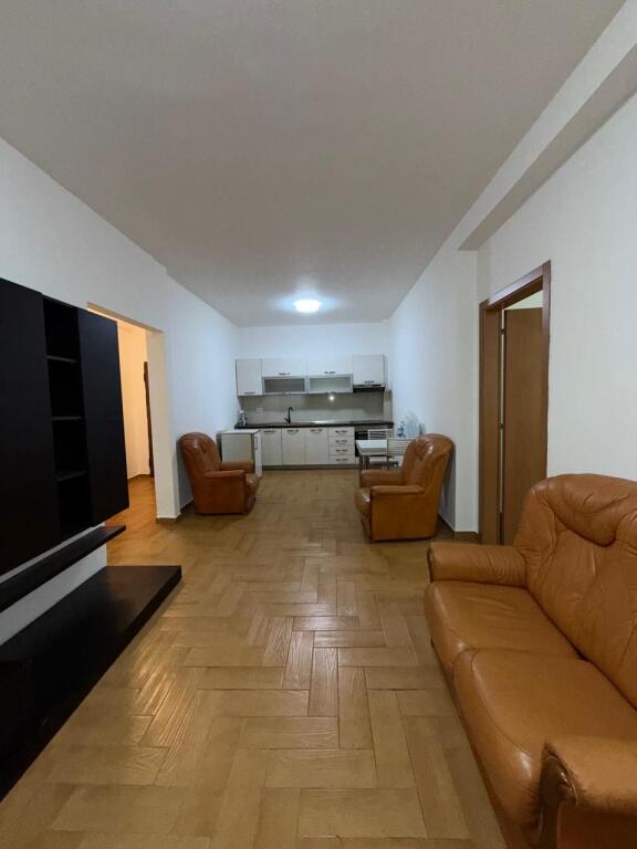 Jepet me qira apartament 2+1 – Rruga Him Kolli