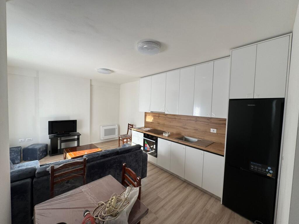 Apartament me qera 1+1+parkim Astir