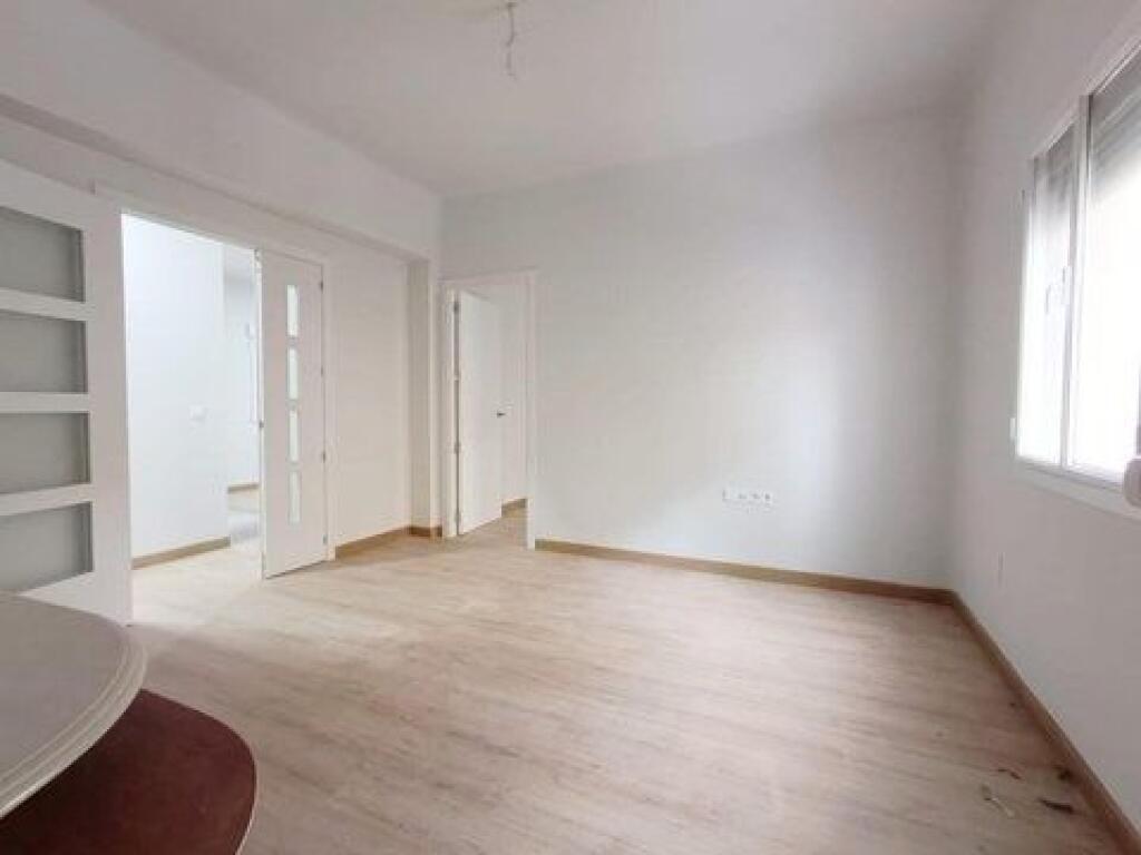 Vile 2- Kateshe Me Qera Tek Rruga e Elbasanit (ID BV22532) Tirane