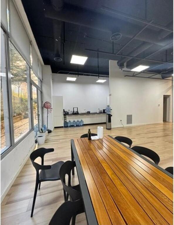 Locale Commerciale in Affitto