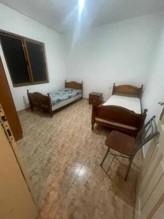 Affittasi 1+1 a Jordan Misja, 300 Euro