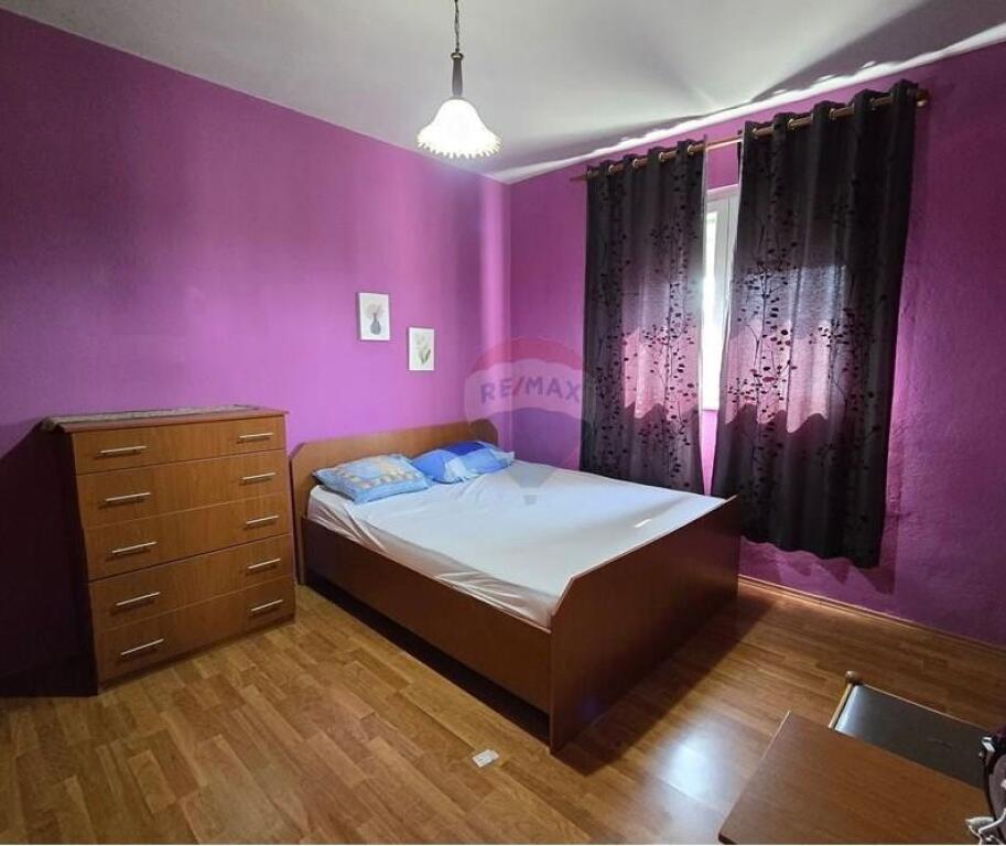 Apartament 1+1 tek Rruga e Durresit prane Kafe Flora