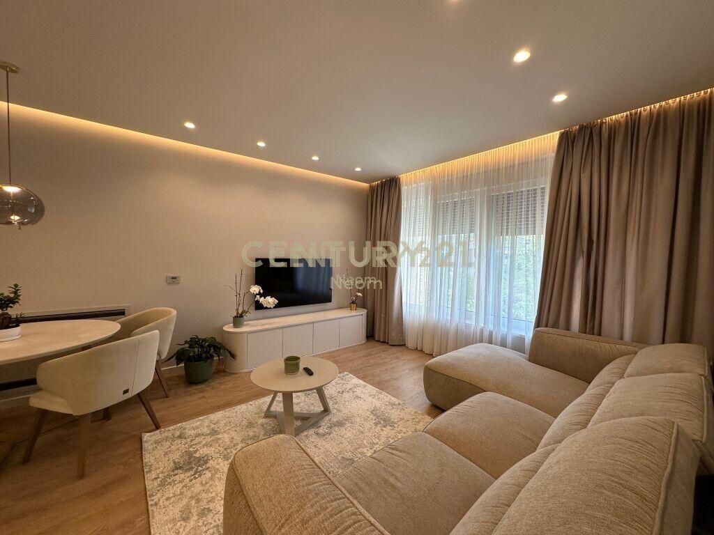 Apartament 2+1+2 me qira tek Liqeni i Thate