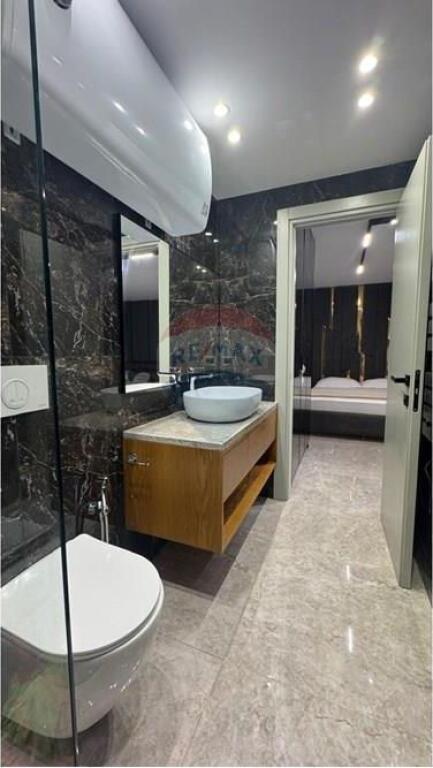 SHITEN 2 GARSONIERE PRANE MOZAIKUT, RR. KAVAJES