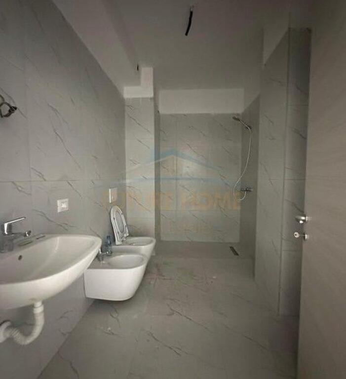 Shitet, Apartament Studio, Myslym Shyri,Tirana.