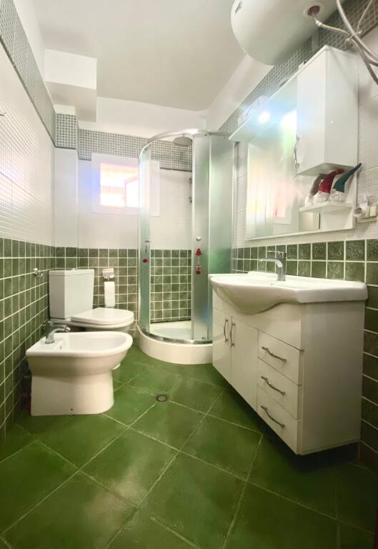 Shitet 1+1, ALLIAS, plotesisht i mobiluar, 92.000.000 ALL