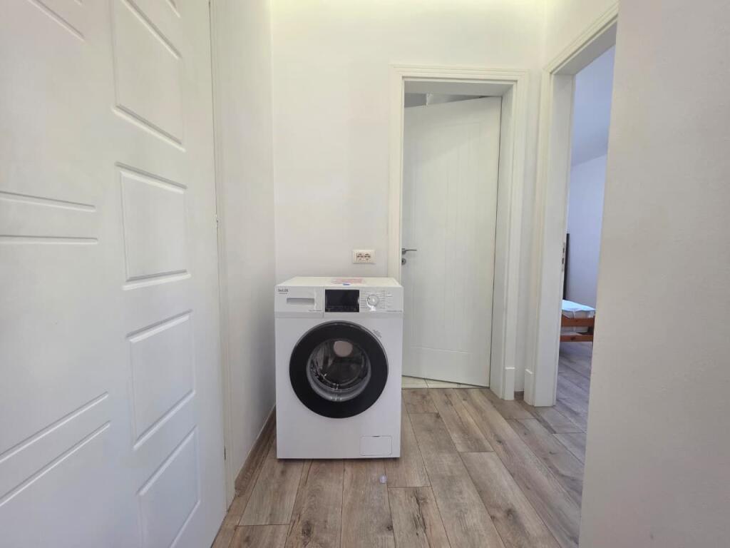 Me Qira: Apartament 2+1 (+ Super Verande &amp; 1 Post Parkimi ✨️) Rrethrrotullimi Shkoze📍 (3 min nga rrethi🔥)  500€/muaj