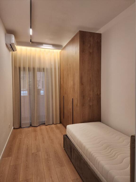 🏢 Jepet me Qira Apartament 2+1 – Qendër, pranë 15-Katëshit