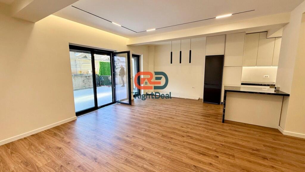 Tek Rezidenca Kodra E Diellit, Shitet Super Apartament 3+1+2+Verande, I Investuar !