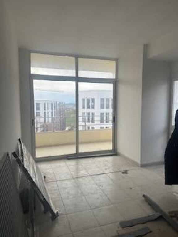 Apartment 2+1 for residence or business in 5 Maj