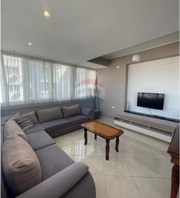 Apartament - Për Shitje - Kompleksi Kontakt, 21 Dhjetori, Tiranë