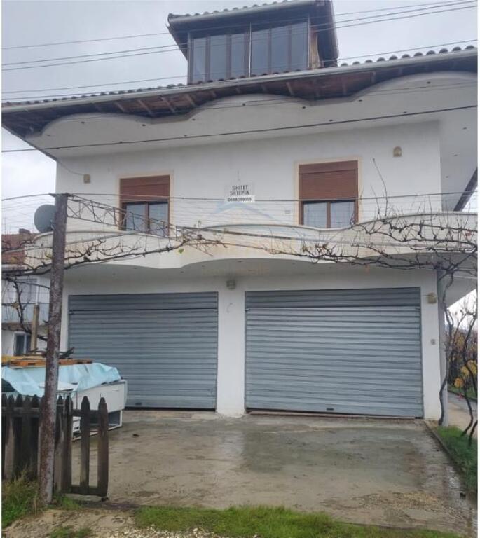 Shitet Shtëpi 2 -katëshe + Truall