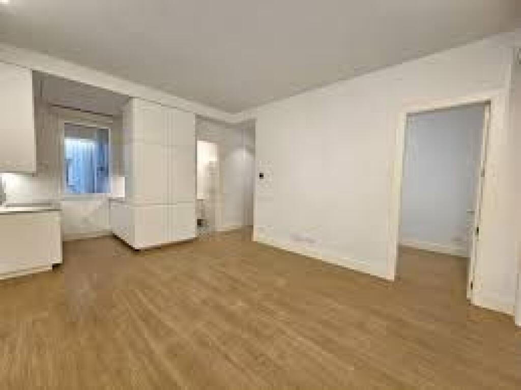 Vile 2- Kateshe Me Qera Tek Rruga e Elbasanit (ID BV22532) Tirane