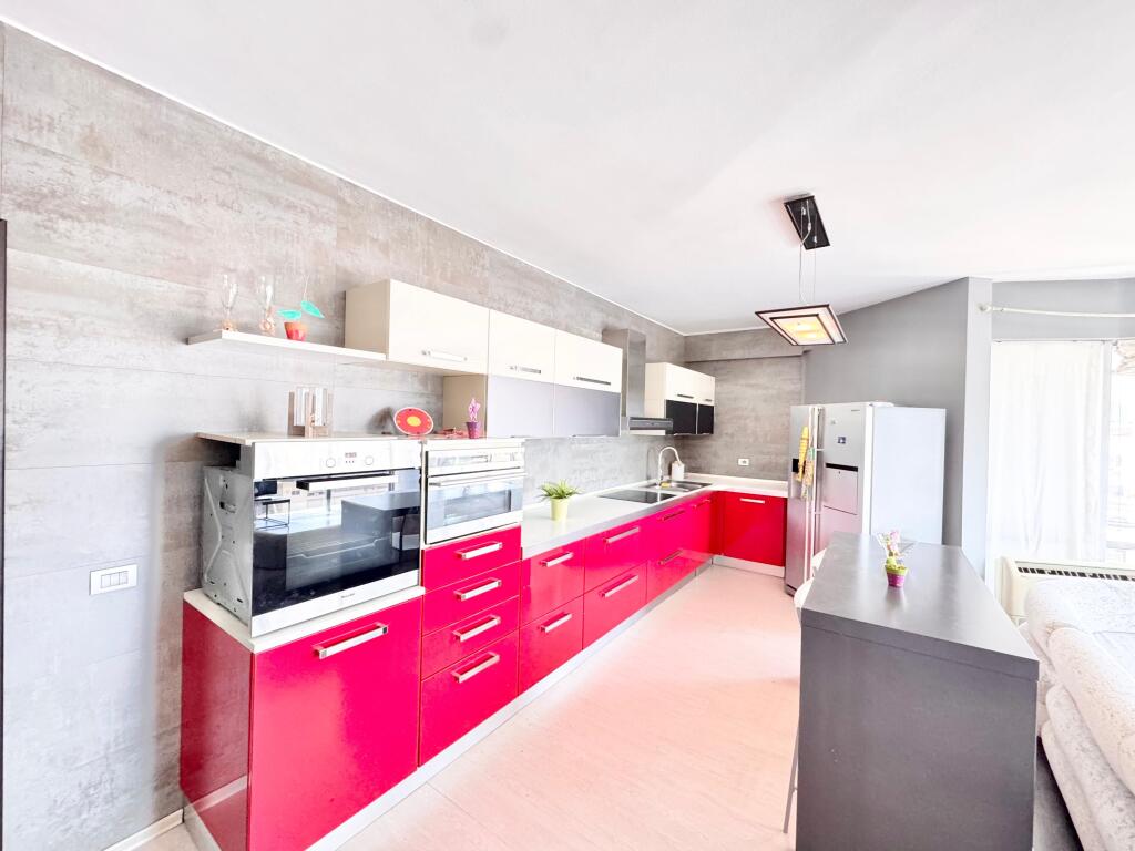 Apartament 2+1+2 me Qira në Komunën e Parisit – Pamje Fantastike dhe Lokacion Premium*