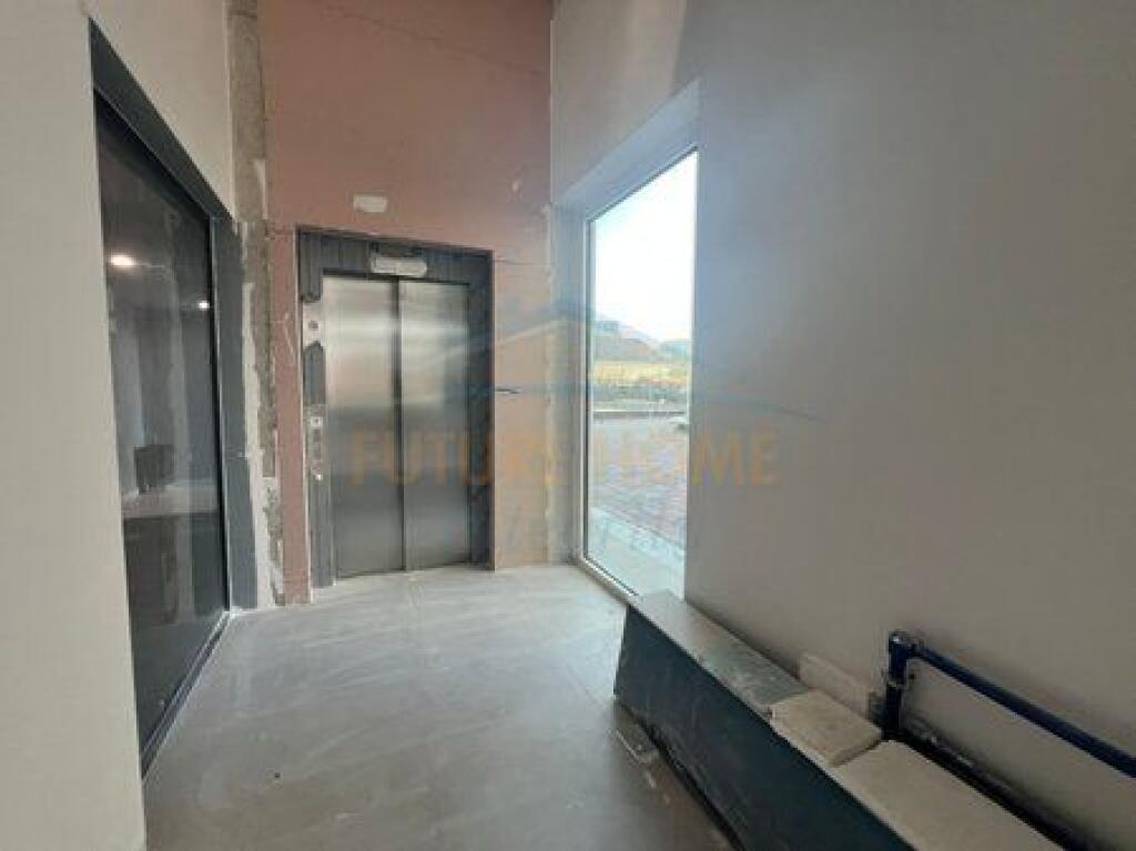 In vendita, Appartamento 2+1+2, Complesso Univers City, Tirana.