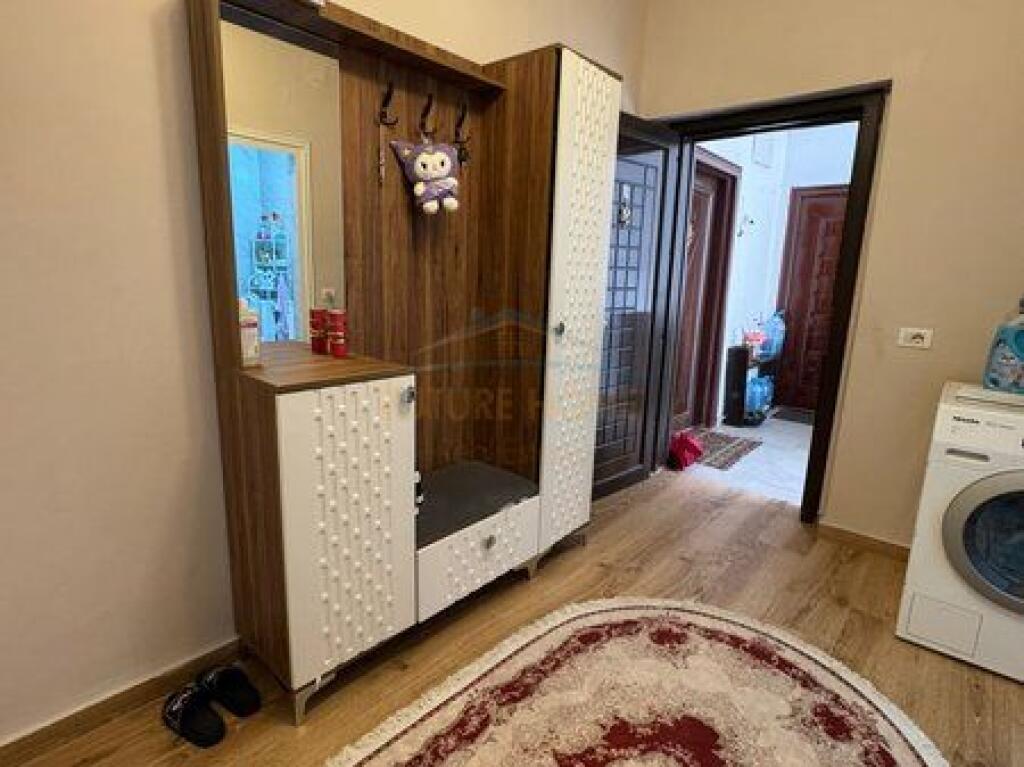 Shitet, Apartament 1+1, Kinostudio, Tiranë.