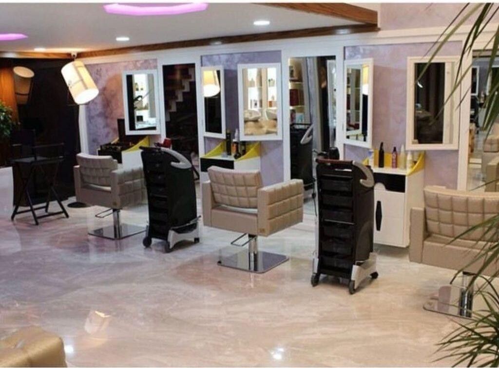 Duplex Space for Sale 330,000 € + Business! Fully Furnished for Aesthetics &amp; Hairdressing! 330,000 €