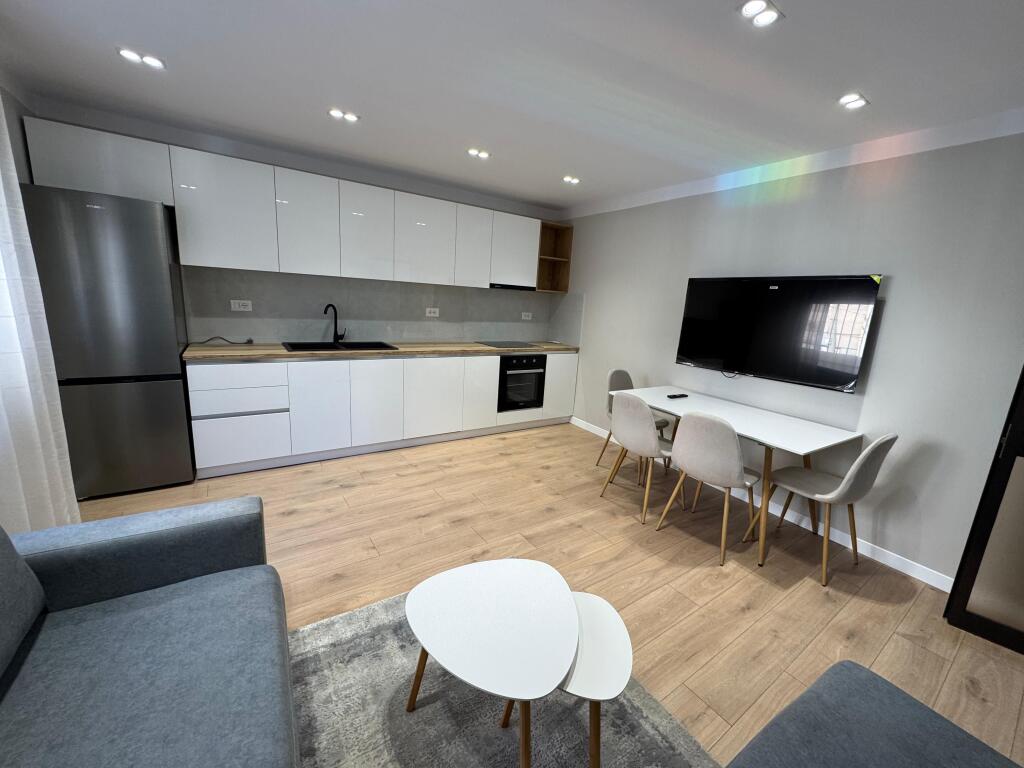 📣 AFFITTO SUPER Appartamento 1+1 📍 Vicino alla Scuola "Kuqe" 🛣️ Via "Qemal Stafa" ✨