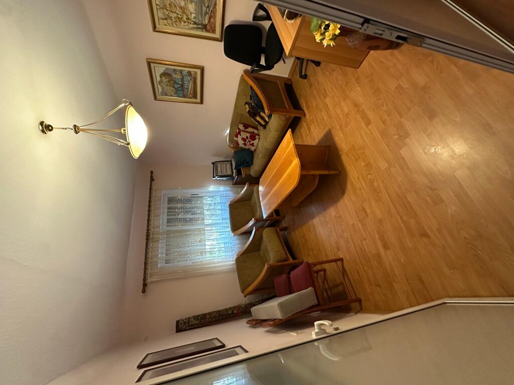 JEPET ME QERA 1+1 NE QENDER