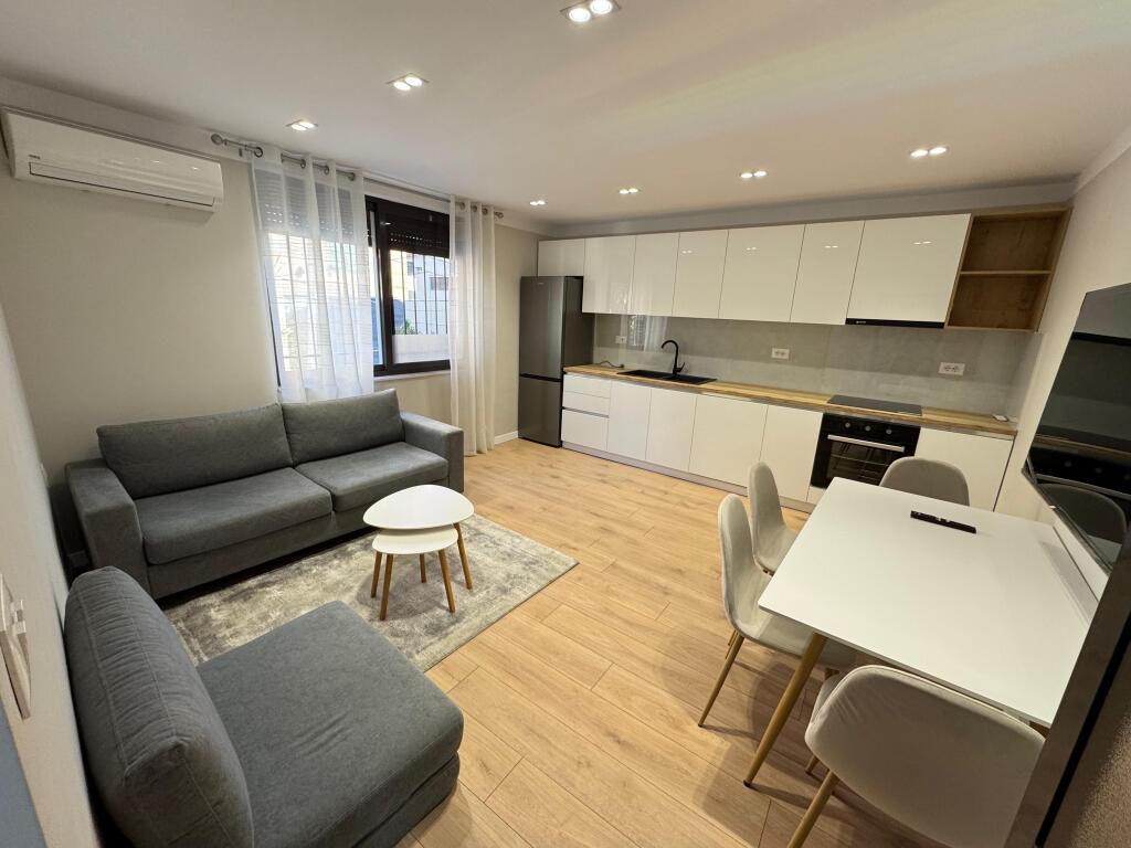 📣 AFFITTO SUPER Appartamento 1+1 📍 Vicino alla Scuola "Kuqe" 🛣️ Via "Qemal Stafa" ✨