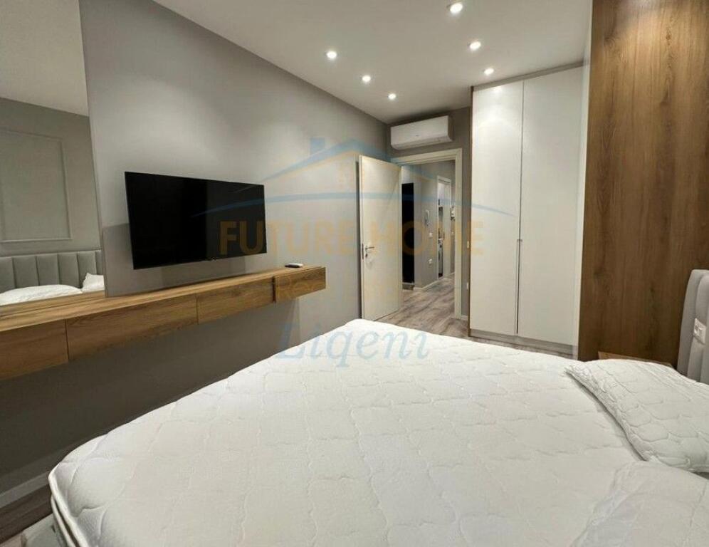 Rent, Apartment 1+1+Parking Spot, Red School, Tirana.