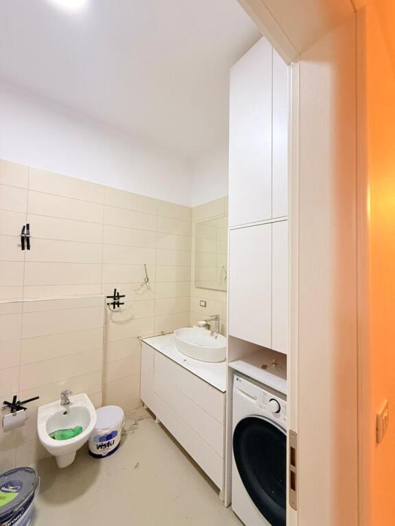 Affittasi: Appartamento Moderno 2+1 a Tirana  Via Bardhyl