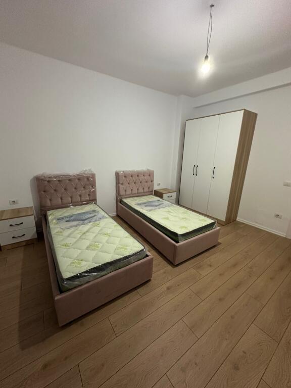 APARTAMENT ME QERA 2+1+post parkimi